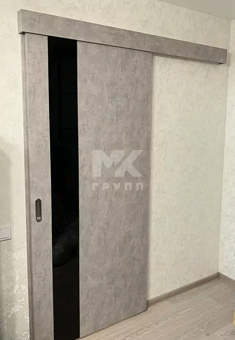 Лорд Альфа 3. Лорд Альфа 3, цвет Велюр серебряный. Стекло Лакобель черное. Раздвижная дверь.