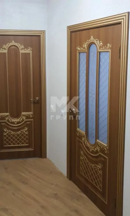 Лорд: ПО Прима 2. Лорд: ПО Прима 2, Орех. патина золото с 2х сторон, сатинат белый заливной витраж золото